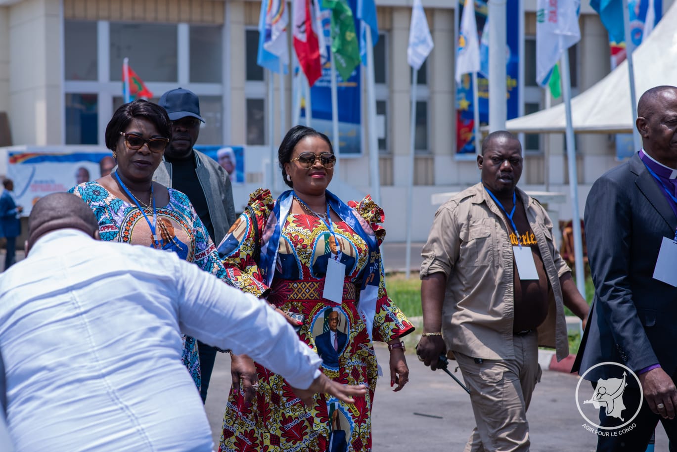 Élection de décembre 2023: à la tête d’affiche de son parti politique AGPC,la sénatrice Carole agito prête à offrir une majorité présidentielle à Félix tshisekedi